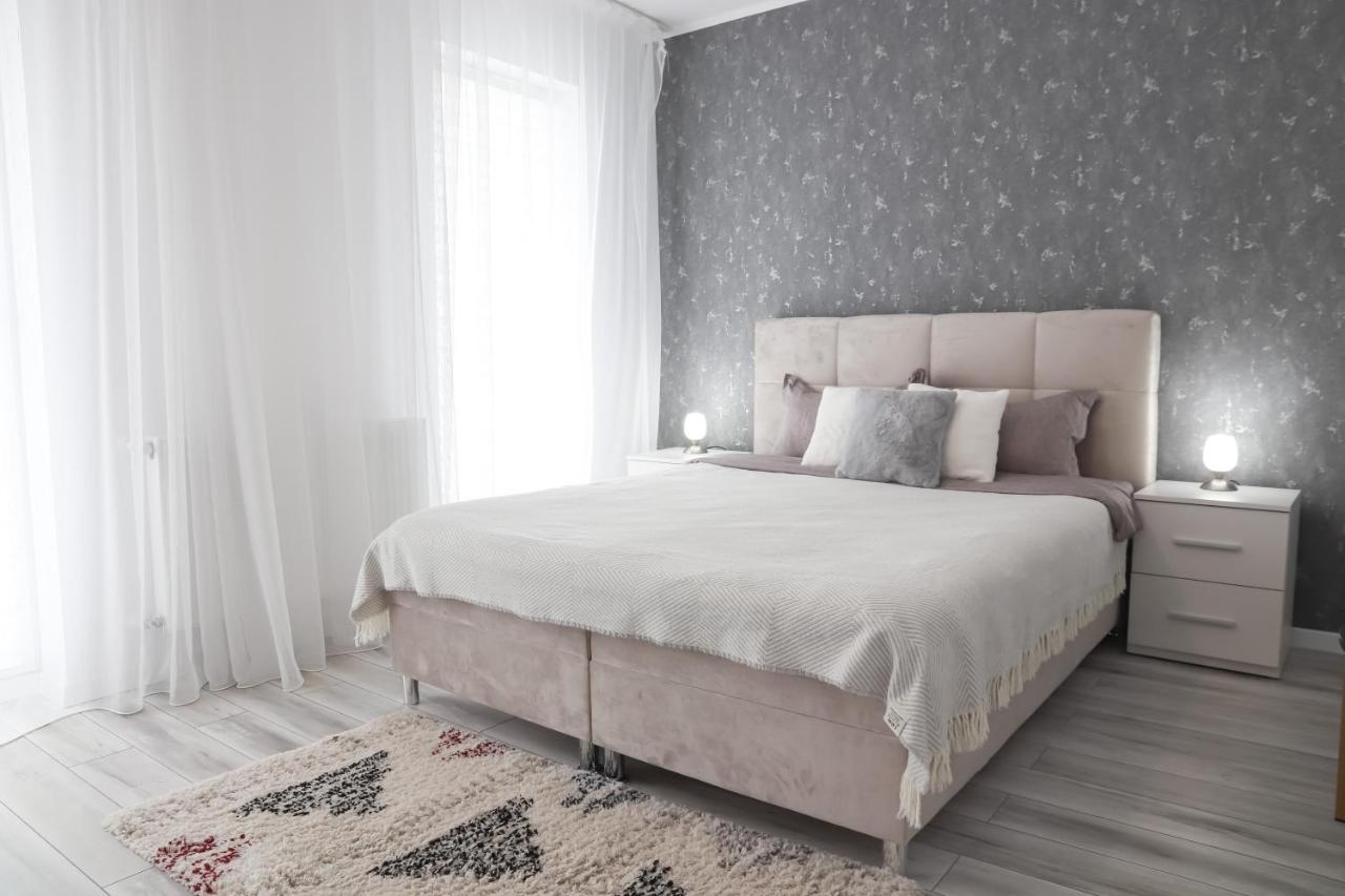Stars Apartment Брашов Экстерьер фото